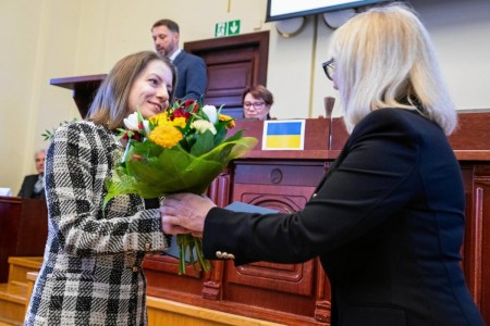 Nagrodzona w obecności zastępcy prezydenta. Kliknij, aby powiększyć zdjęcie.